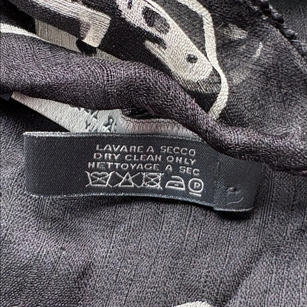 Alexander McQueen Silk Skull Scarf - Picture 11 of 11